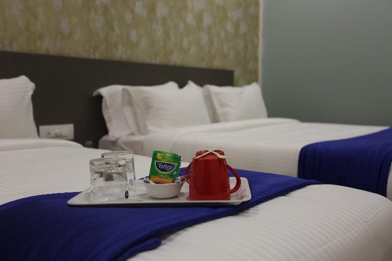 Ocean Suites Hotel ムンバイ エクステリア 写真