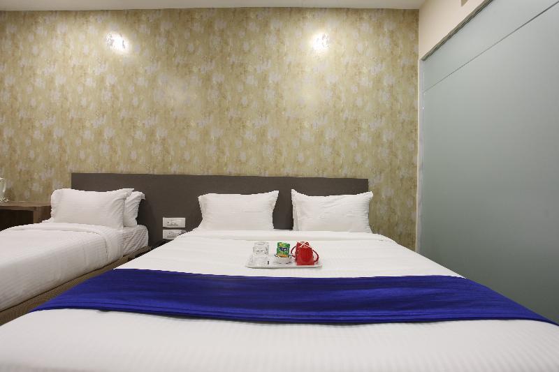 Ocean Suites Hotel ムンバイ エクステリア 写真