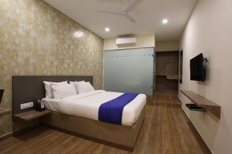Ocean Suites Hotel ムンバイ エクステリア 写真